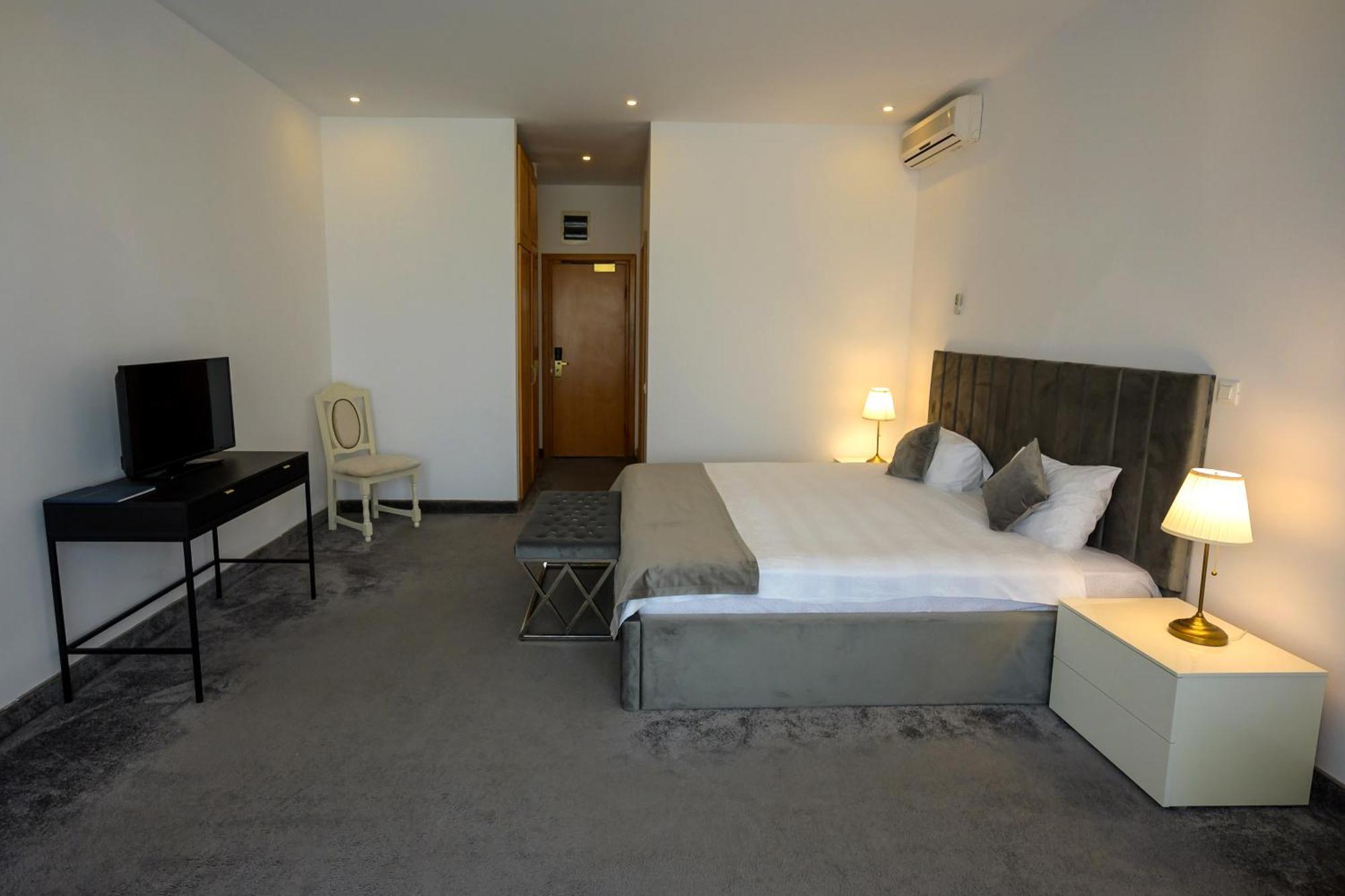Hotel Queen Vera 3*