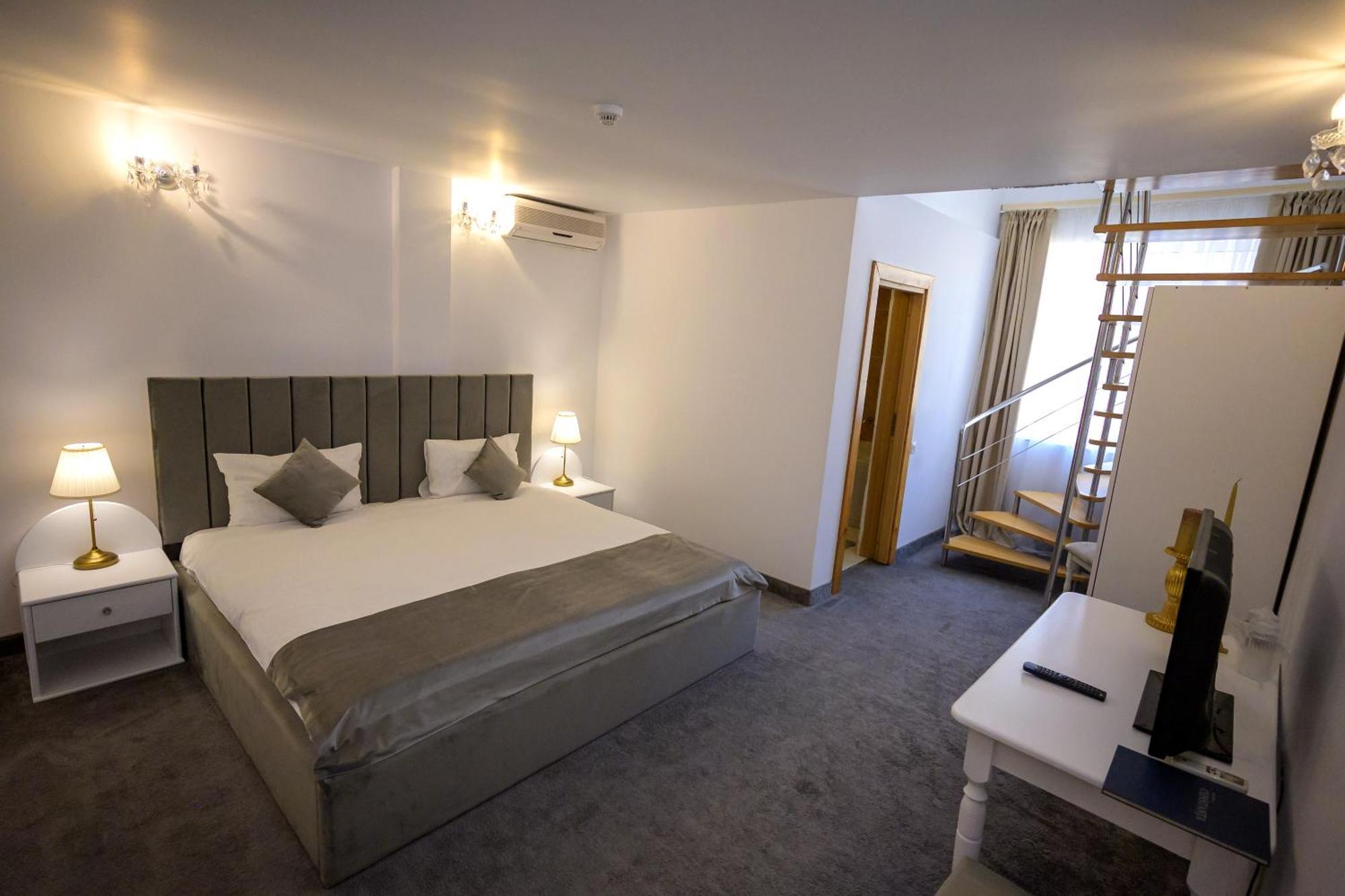 Queen Vera 3* Mamaia