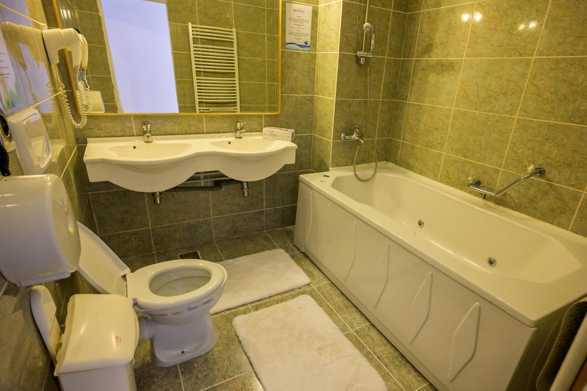 Queen Vera Hotel