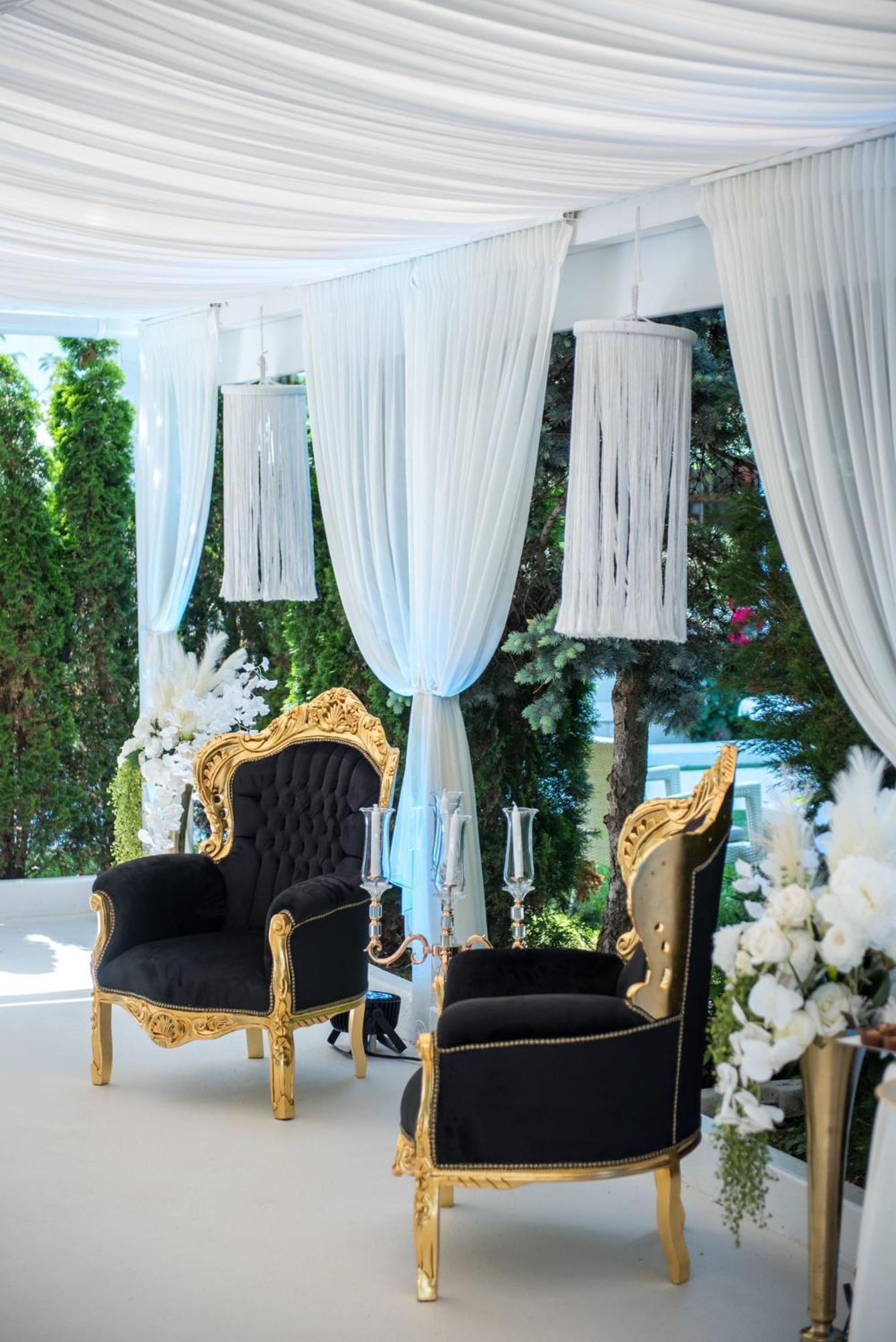Queen Vera Hotel