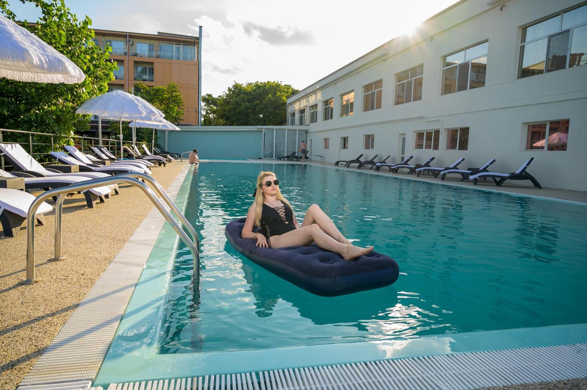 Hotel Queen Vera 3*