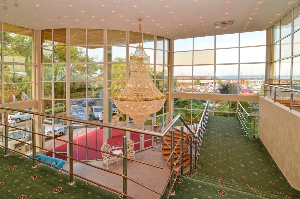 Hotel Queen Vera 3*